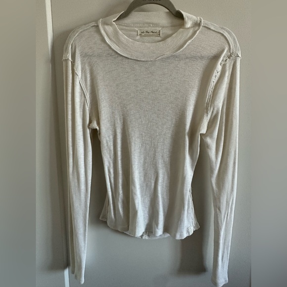 Free people NWOT, cream, long sleeve, shirt with open back. Size large. - Picture 1 of 3